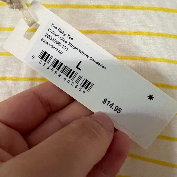 Striped Crop Top - Picture 3 of 4